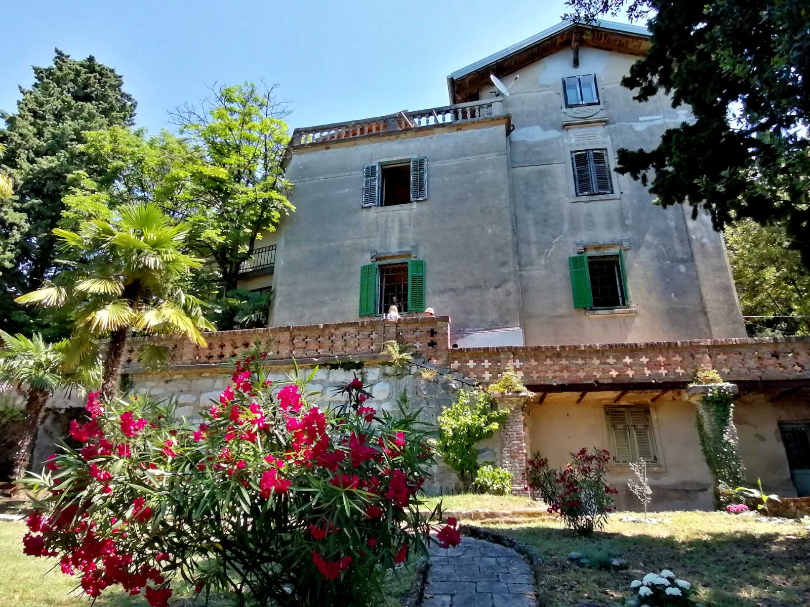 Exterior view of Villa Dworski from the garden